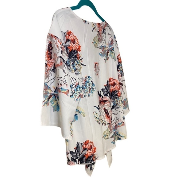 Floral Blouse white with tie knot with mid length sleeve size L ☀️ - Picture 11 of 15